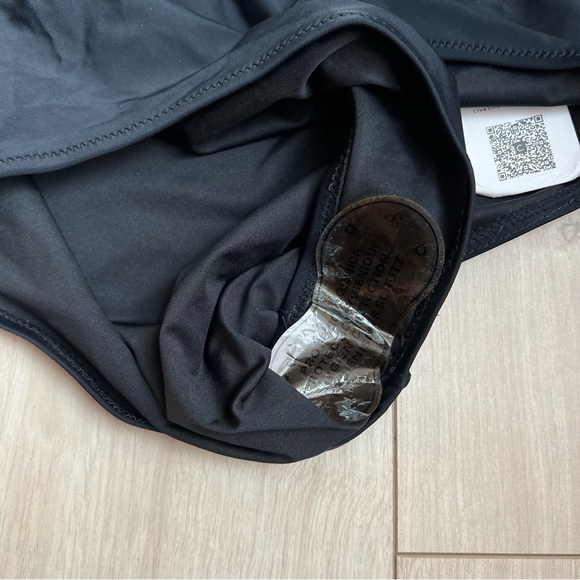 Cupshe‎ Lasercut Flounce Off the Shoulder swimsuit - Picture 11 of 12